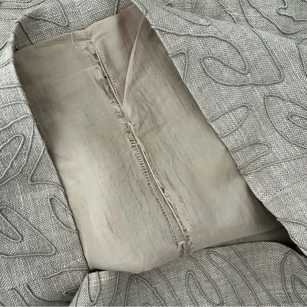 Vintage Carmen Marc Valvo Embroidered Neutral Linen Pencil Skirt in Tan Size 8